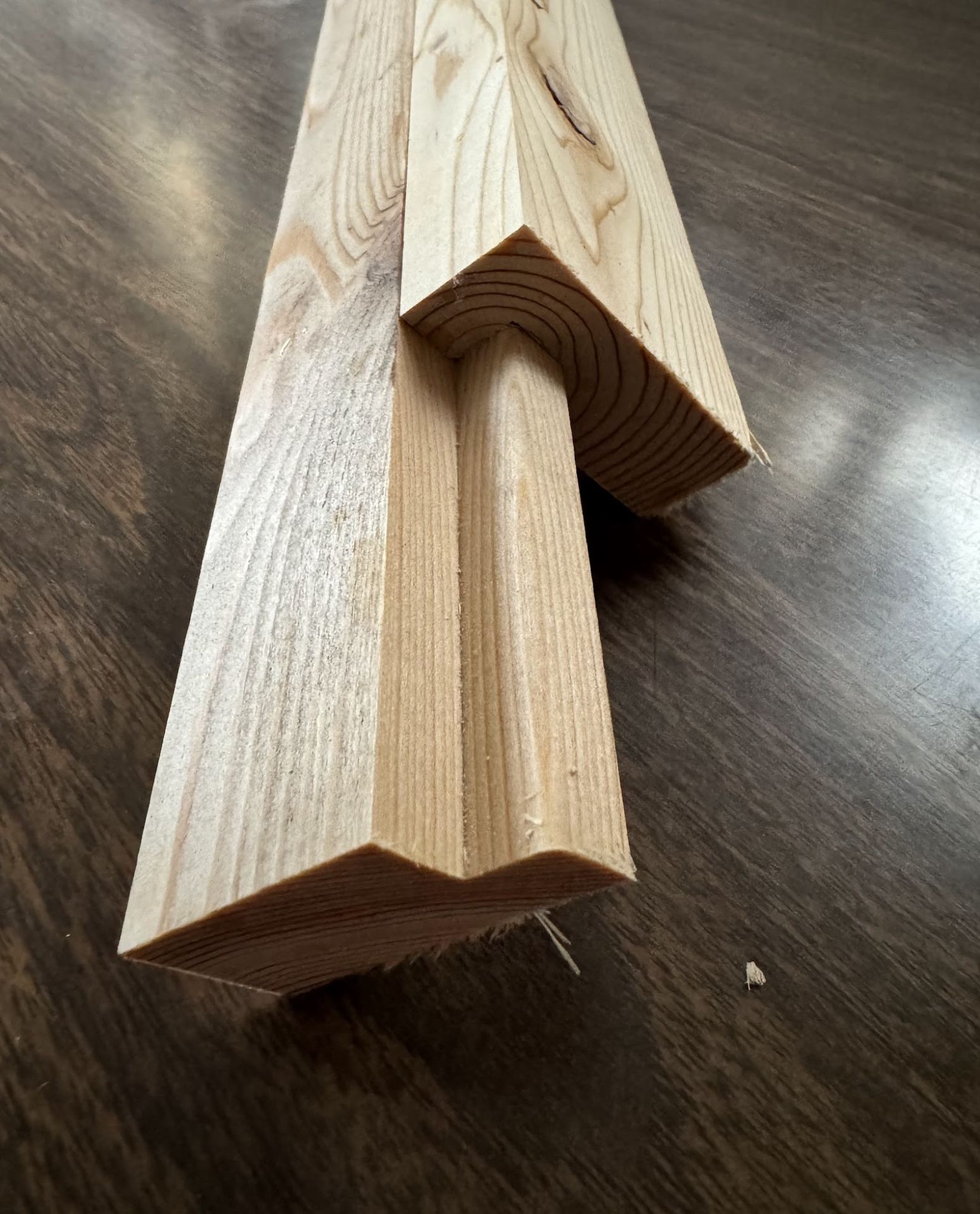 Larch L-shape corner timber