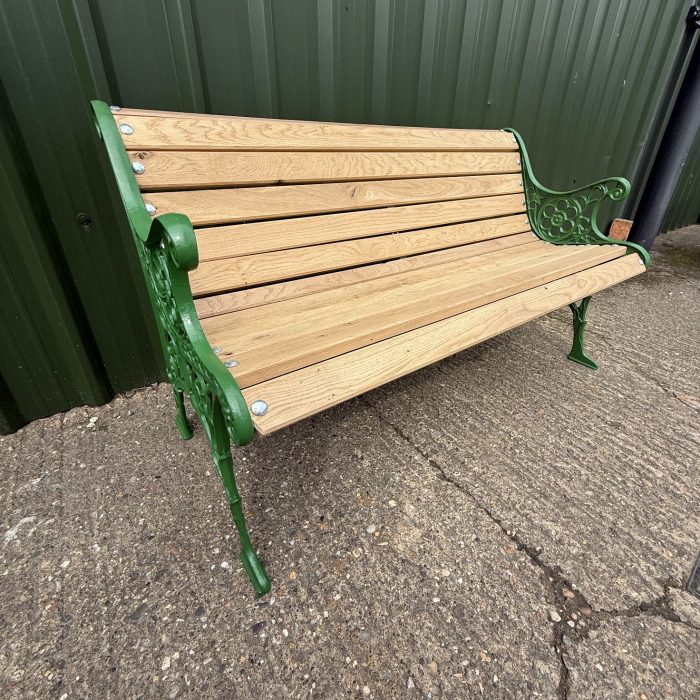 Green-Oak-Amazing-bench.jpg